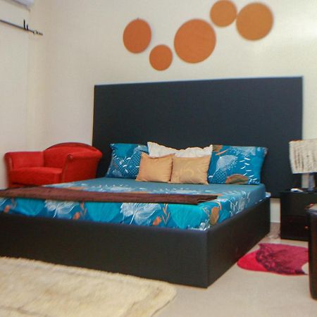 Le "Grand Bleu", Un Bel Appartement Paisible, Sur Et Spatieux Au Coeur De La Station Balneaire De Saly Portudal Esterno foto