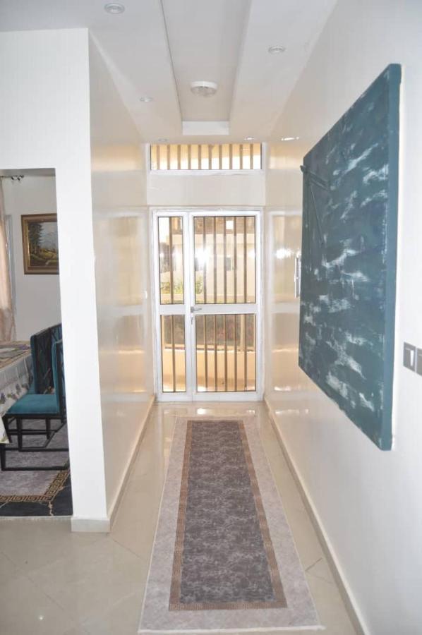 Le "Grand Bleu", Un Bel Appartement Paisible, Sur Et Spatieux Au Coeur De La Station Balneaire De Saly Portudal Esterno foto